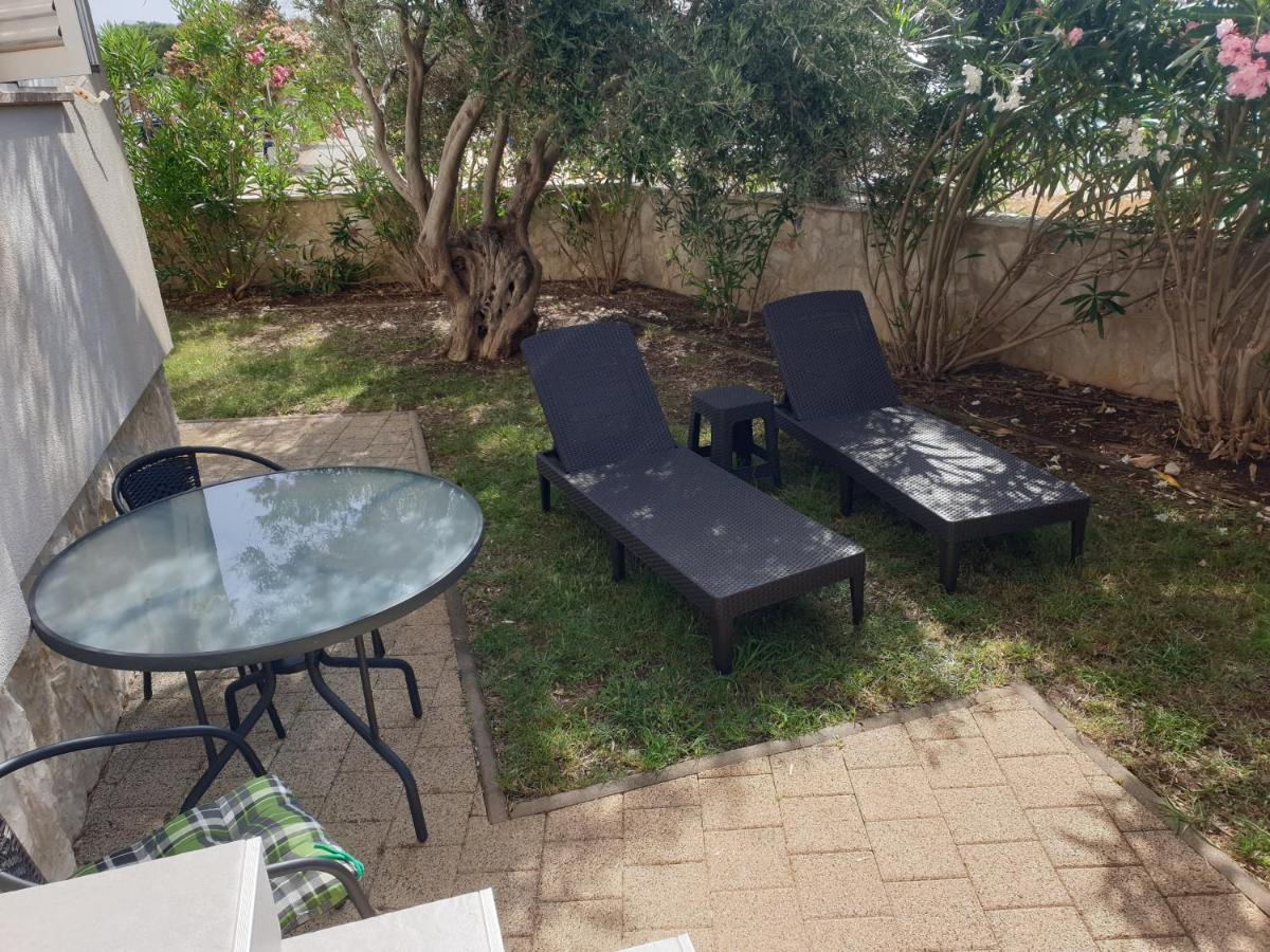 Summertime Apartmani Povljana Zewnętrze zdjęcie